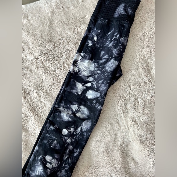Free People FP Movement Om Shanti Tie Dye Leggings •EUC - Picture 13 of 13